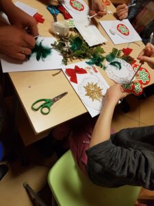 Warsztaty artystyczne tworzenia kartek Bożonarodzeniowych