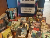 wystawka książek - szwedzkich kryminałów, m.in. powieści Marklunda