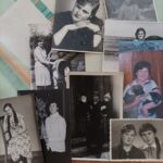 zdjęcia przyniesione przez uczestników spotkania babć i wnucząt; m.in. babcia z dwoma pieskami na rękach i zdjęcia z czasów młodości babć