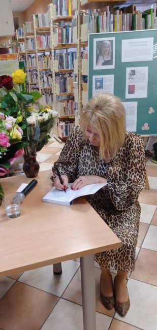 Relacja ze spotkania autorskiego z Dorotą Majewską w W29