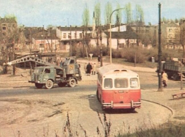 autobusy jeżdżące dawniej po Targówku - archiwalne zdjęcie