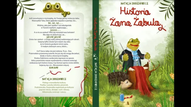 na okładce książki żaba z igłą i nitką, materiał na pniu drzewa, obok jeż, wokół trawa
