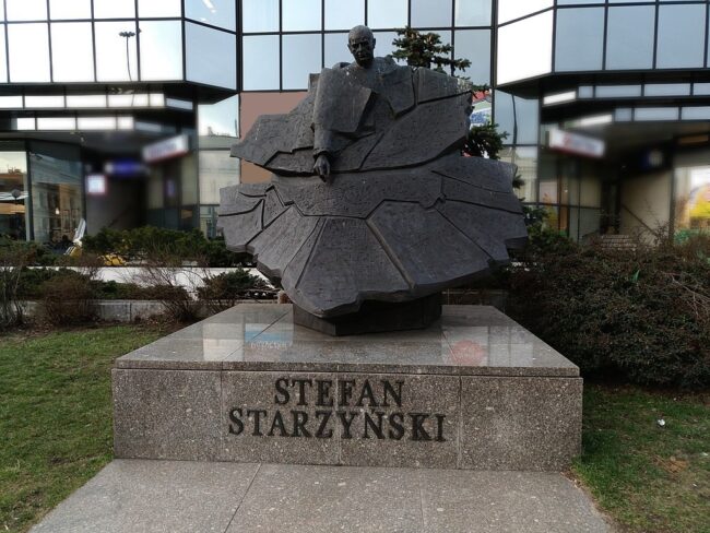 pomnik Stefana Starzyńskiego przy placu Bankowym w Warszawie