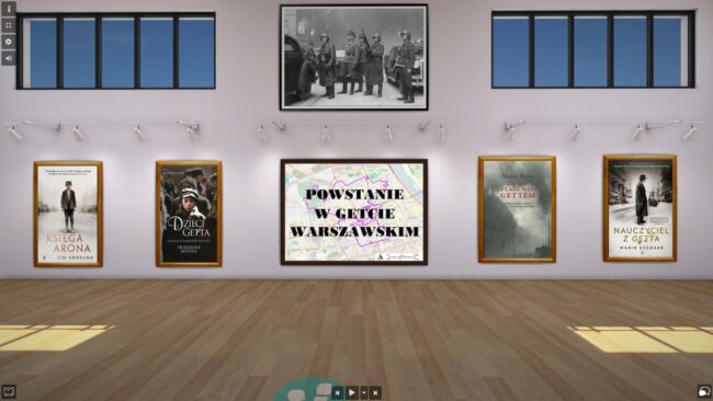 wirtualna sala, na ścianach okładki książek wymienionych we wpisie i fotografie ilustrujące akcję likwidacji warszawskiego getta