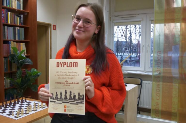 najlepsza zawodniczka 100 turnieju szachowego
