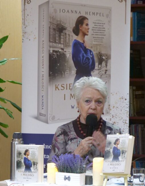 spotkanie autorskie w czytelni