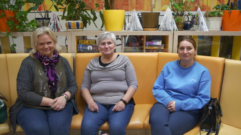 wspólne kolędowanie w czytelni naukowej nr 1