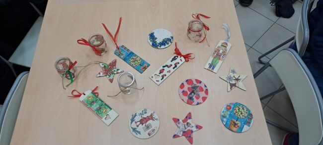 warsztaty decoupage - tworzenie zakładek do książek i podkładek pod kubki