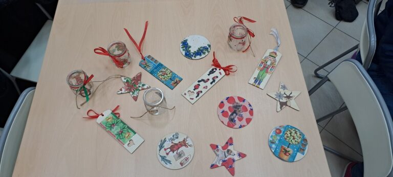 warsztaty decoupage - tworzenie zakładek do książek i podkładek pod kubki