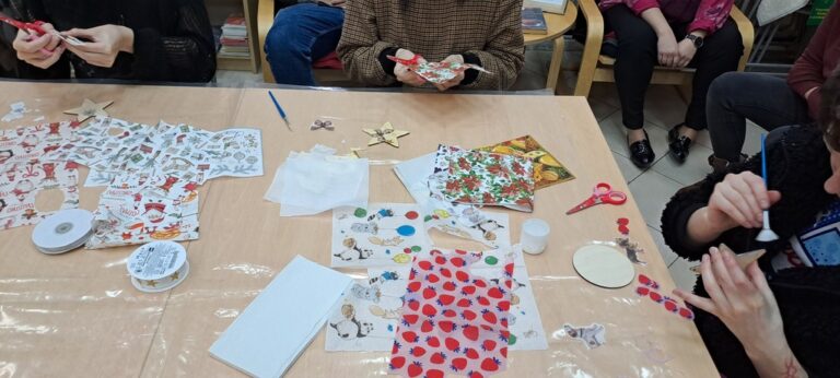 warsztaty decoupage - tworzenie zakładek do książek i podkładek pod kubki