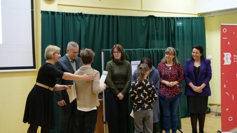 pisarze i varsavianista biorący udział w wydarzeniu