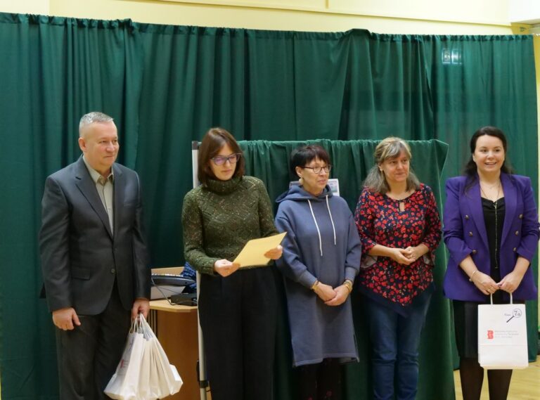pisarze i varsavianista biorący udział w wydarzeniu