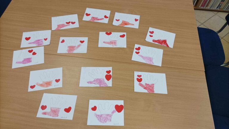 obrazki namalowane przez dzieci