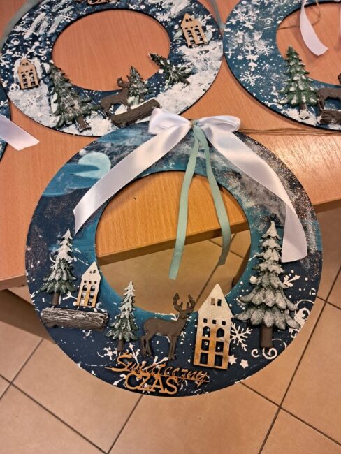 warsztaty tworzenia wianków bożonarodzeniowych