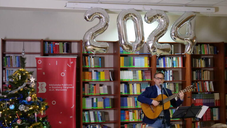 czwartek poetycko muzyczny - koncert i recytacja poezji w Czytelni