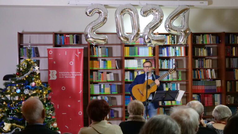 czwartek poetycko muzyczny - koncert i recytacja poezji w Czytelni