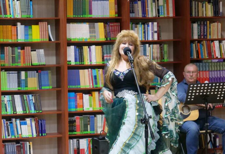 śpiew i tańce cygańskie w wykonaniu Danuty Nadii Malickiej