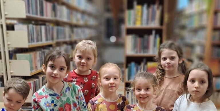 uczestnicy zajęć - zdjęcie grupowe