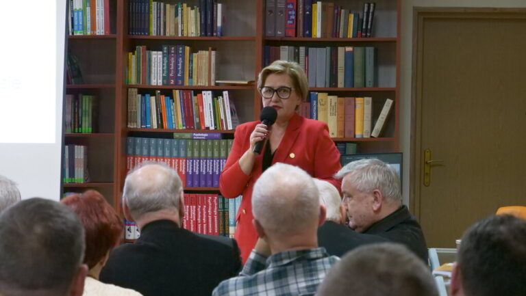 spotkanie autorskie - premiera książki o księdzu Janie Golędzinowskim