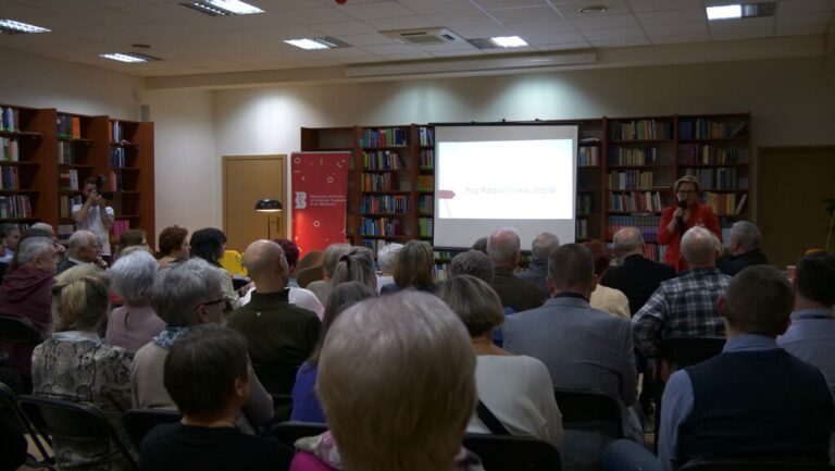 spotkanie autorskie - premiera książki o księdzu Janie Golędzinowskim