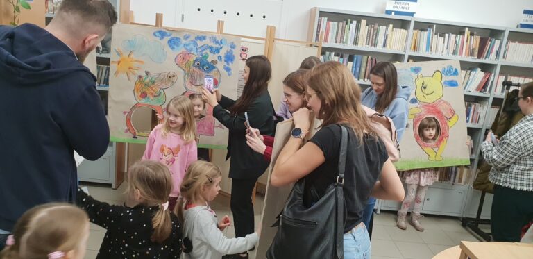 zajęcia biblioteczne dla dzieci, fotobudka