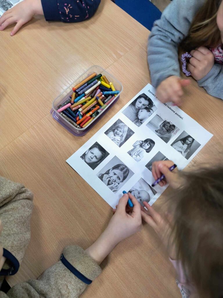 kolorowy potwór zajęcia dla dzieci