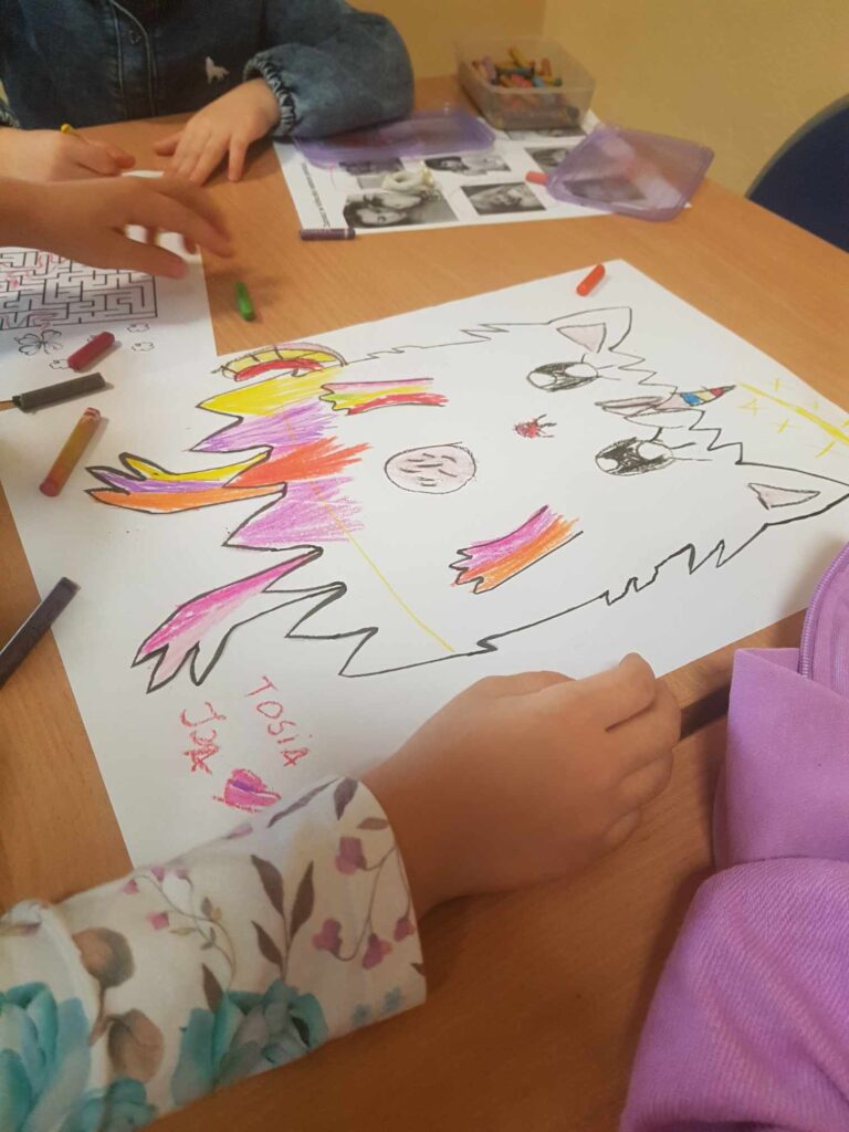 kolorowy potwór zajęcia dla dzieci