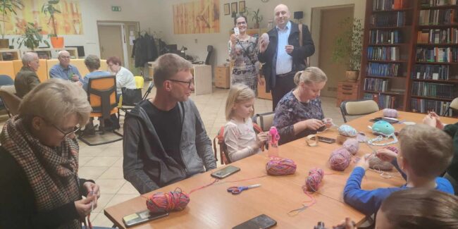 warsztaty szydełkowania w bibliotece