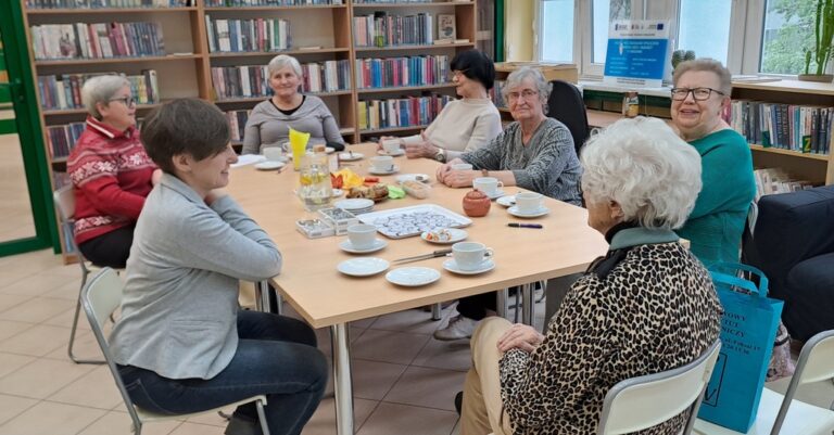 spotkanie z seniorami w bibliotece
