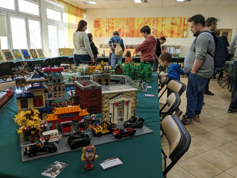 wystawa konstrukcji z klocków lego