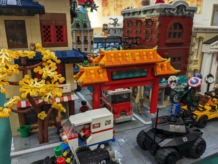 wystawa konstrukcji z klocków lego