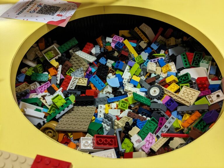 wystawa konstrukcji z klocków lego