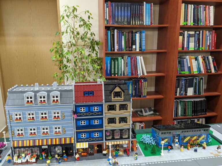 wystawa konstrukcji z klocków lego