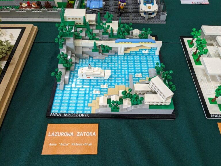 lazurowa zatoka z klocków lego