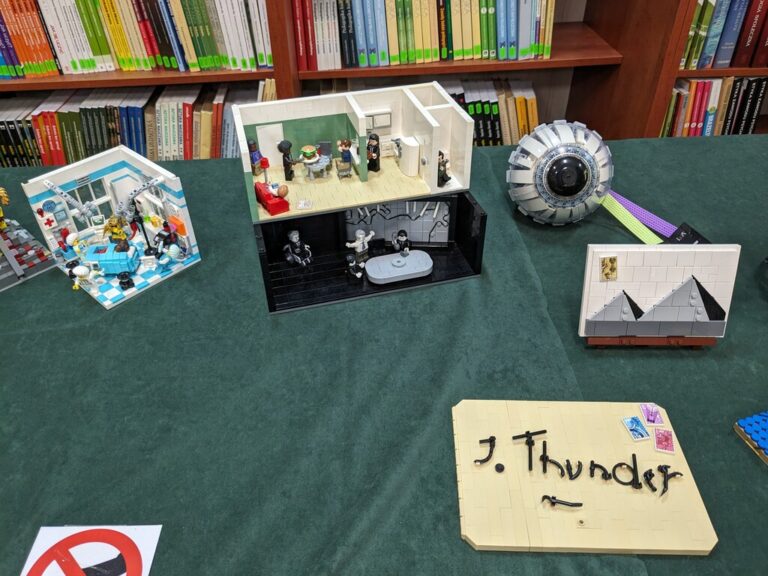 wystawa konstrukcji z klocków lego