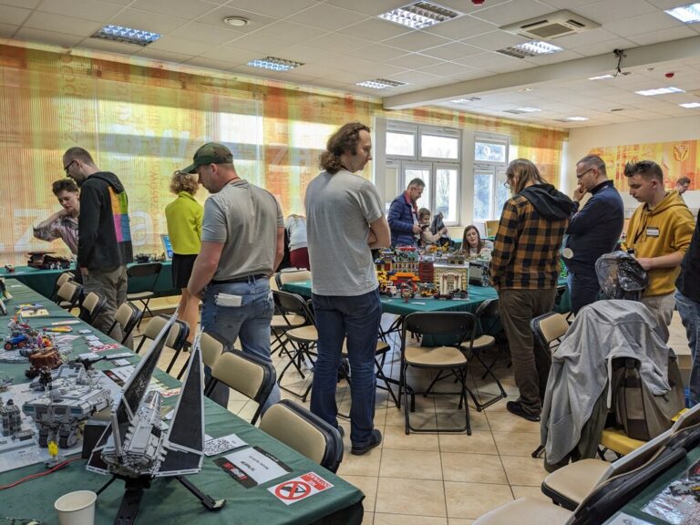 wystawa konstrukcji z klocków lego