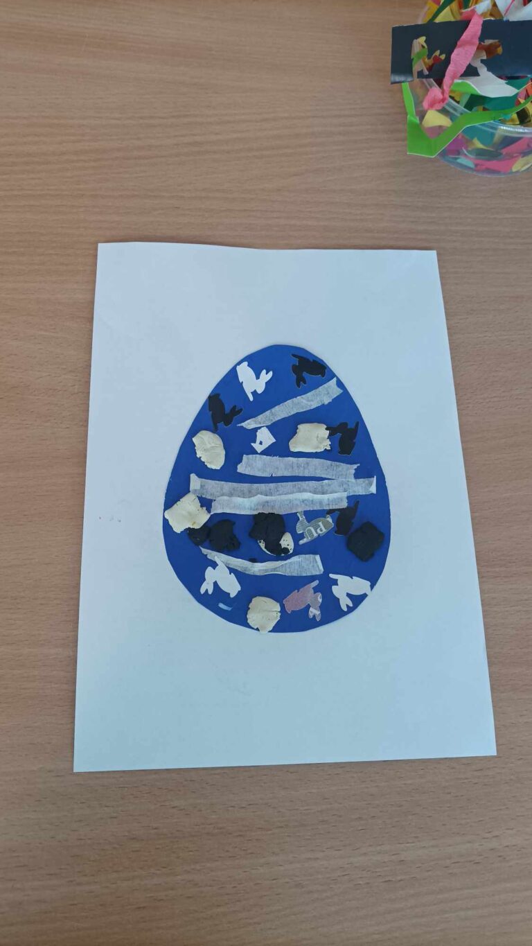 pisanka namalowana na kartce