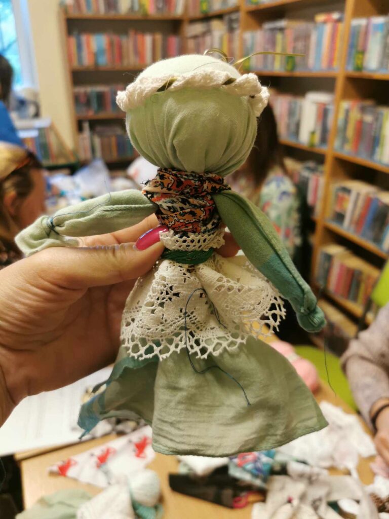 warsztaty tworzenia lalek motanek