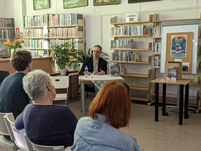spotkanie autorskie w bibliotece z Adamem Stawickim