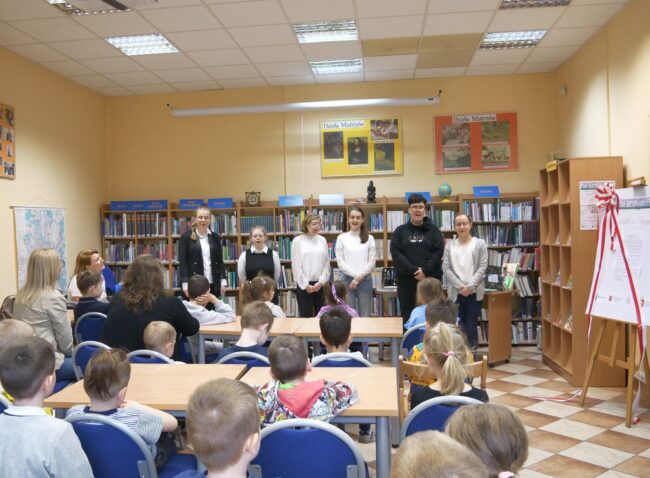 wystawa Tropiciele z Targówka w bibliotece przy ul. Rembielińskiej 6a