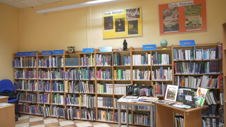 wystawa Tropiciele z Targówka w bibliotece przy ul. Rembielińskiej 6a