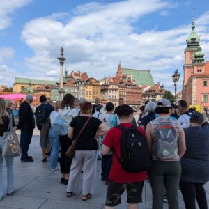 plenerowe warsztaty varsavianistyczne - spacer po Starym Mieście z udziałem ok. 40 osób