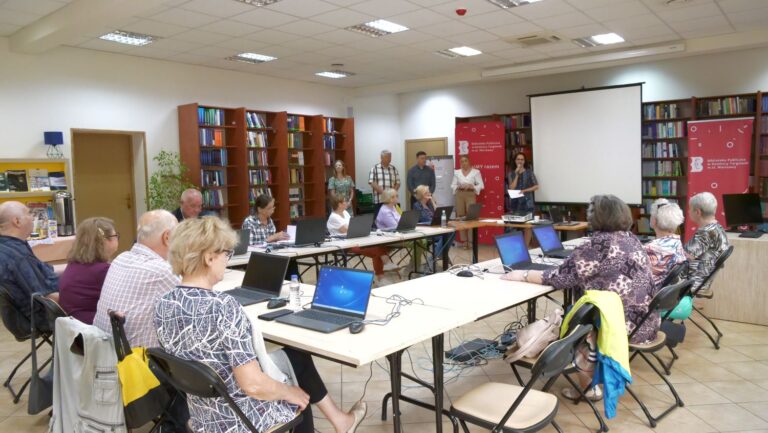 kurs komputerowy dla seniorów w Czytelni Naukowej nr I