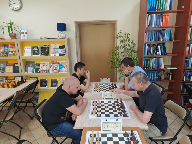 turniej szachowy w bibliotece
