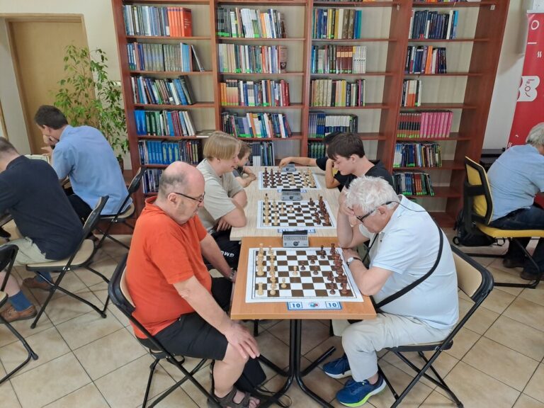 turniej szachowy w bibliotece