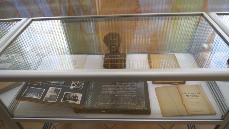 wystawa pamiątek po Janinie Englert