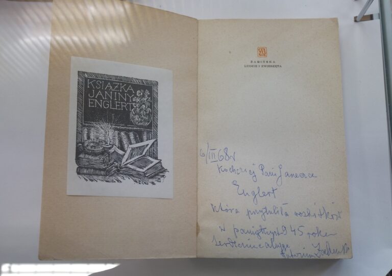 wystawa pamiątek po Janinie Englert