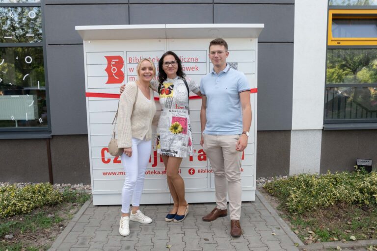 uroczysta inauguracja działalności książkomatu