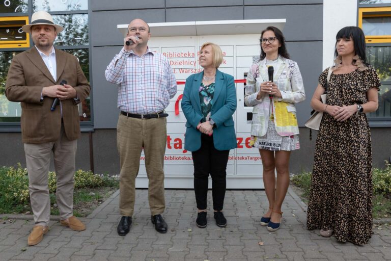 uroczysta inauguracja działalności książkomatu