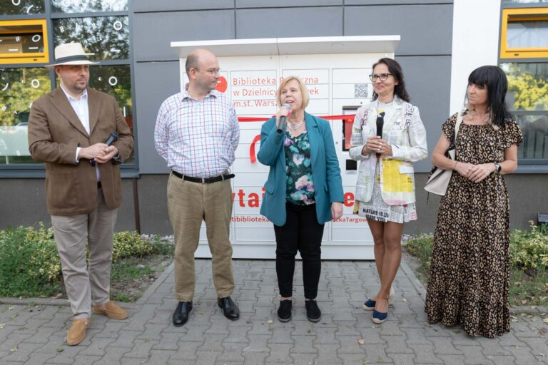 uroczysta inauguracja działalności książkomatu